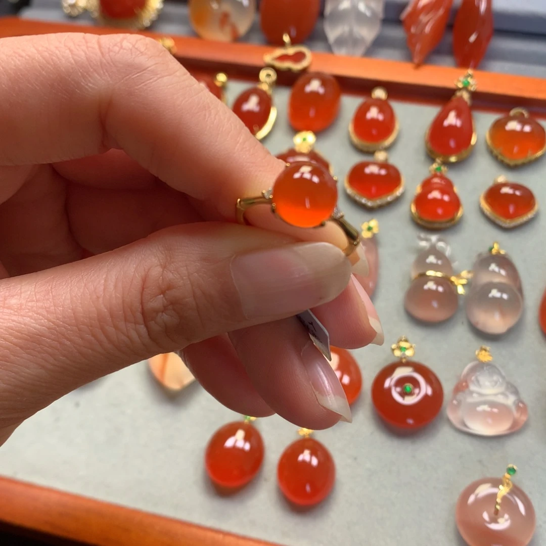 南红玛瑙未镶嵌颈饰