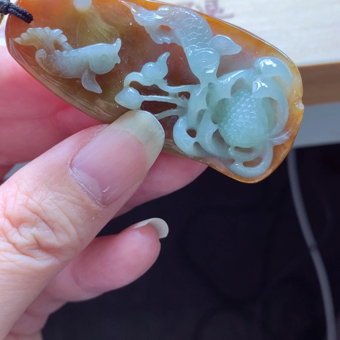 翡翠颈饰未镶嵌吊坠