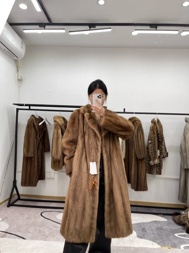 DD52蜜棕色中古进口水貂毛外套。肩44胸围128衣长105袖长61