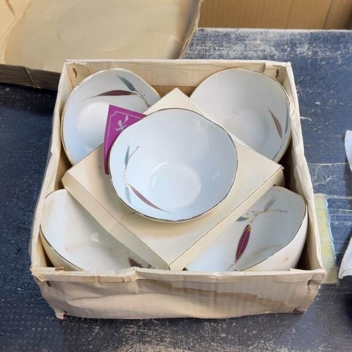 瓷片底部小磕……哈哈哈哈哈