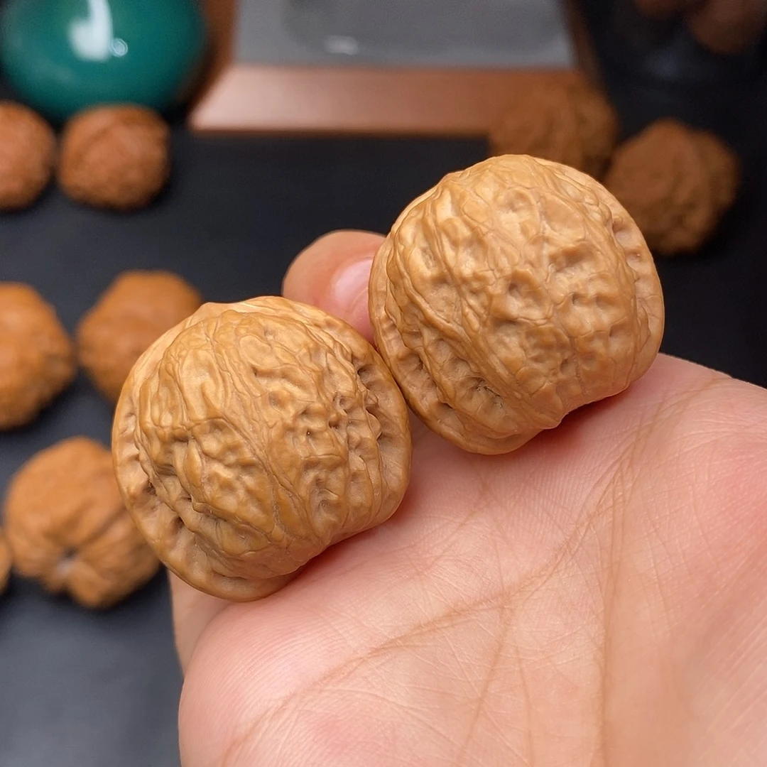 文玩核桃把件野狼全品32