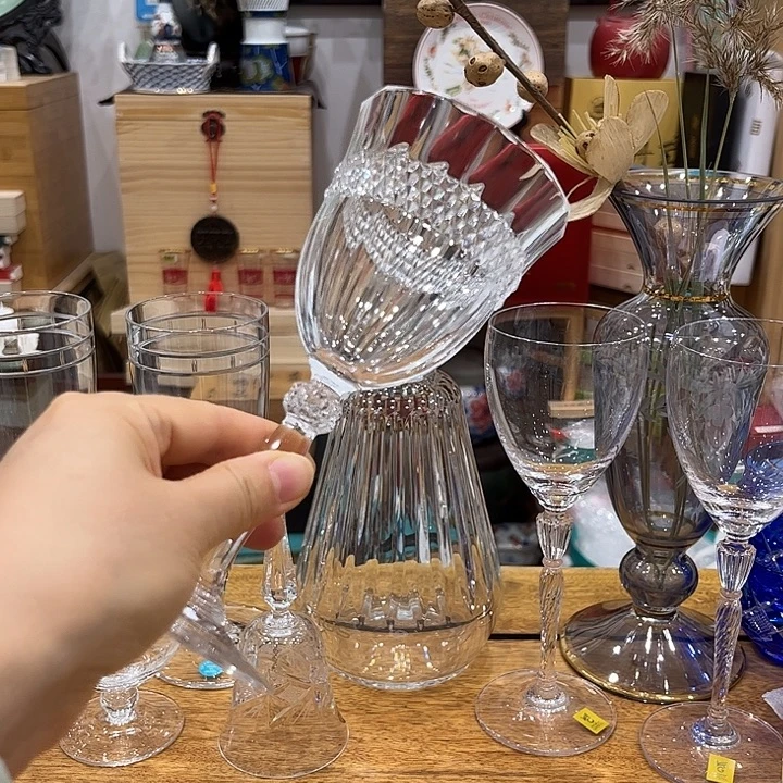 瓷片底部有个小气泡杯子很漂亮