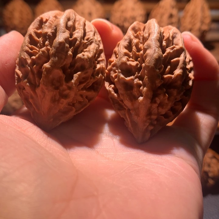 文玩核桃吊坠楸玥核180