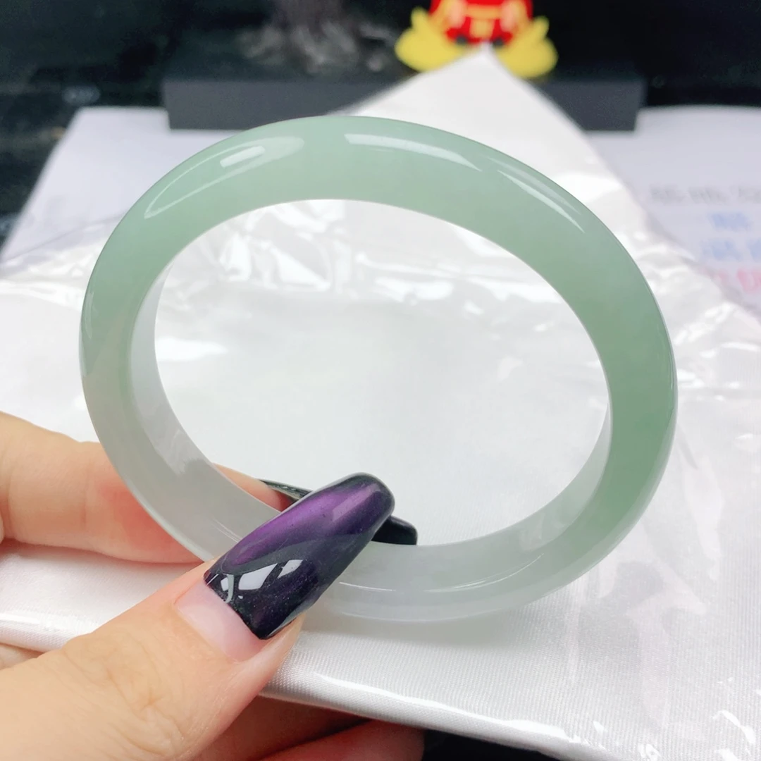 翡翠未镶嵌手镯翡翠57.0冰润半山水贵妃