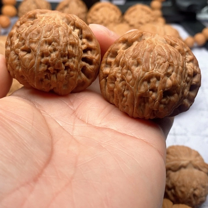 文玩核桃把件玄武狮子头