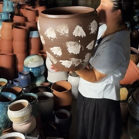 口29高32瑕疵底裂一个盆子。