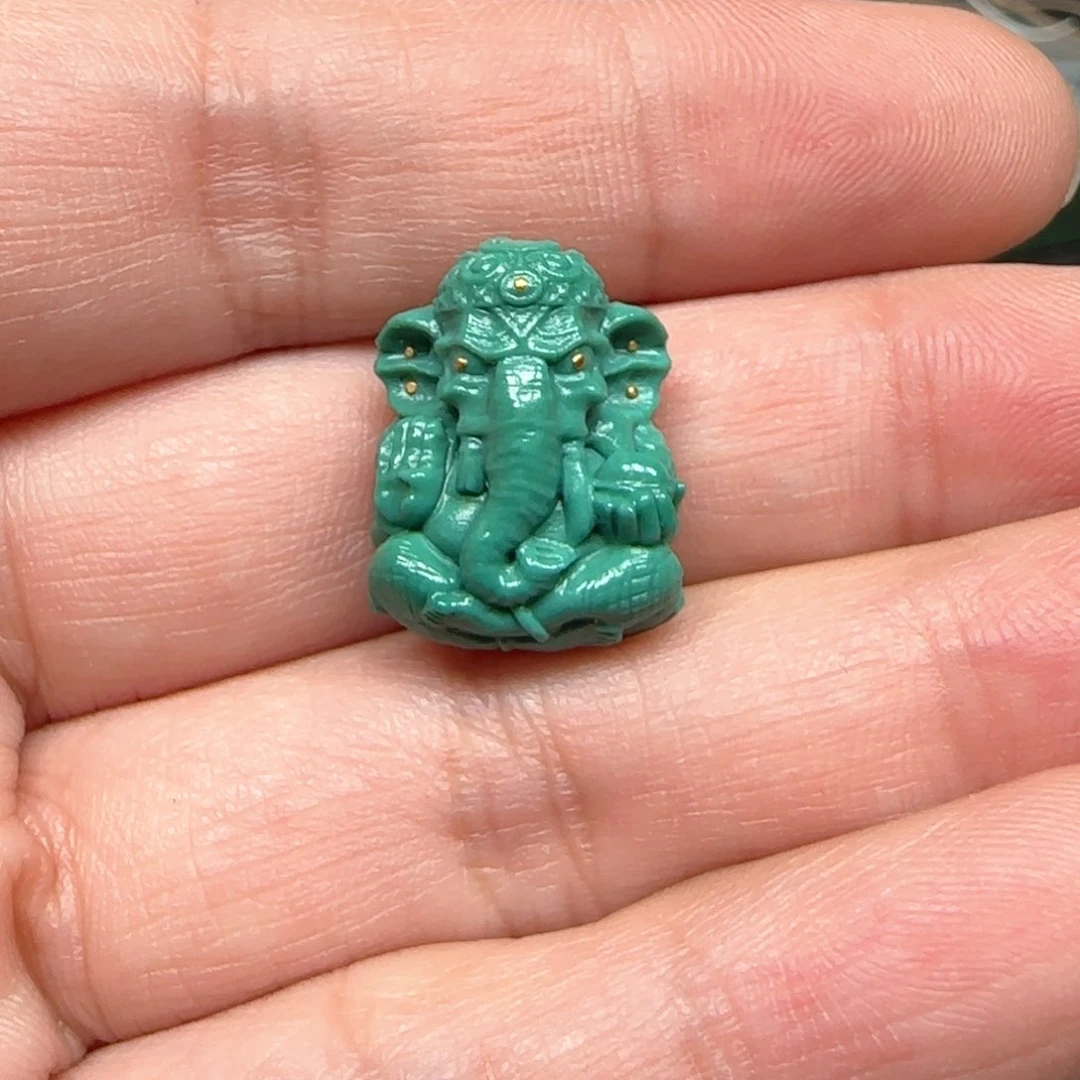 绿松石配饰未镶嵌安*