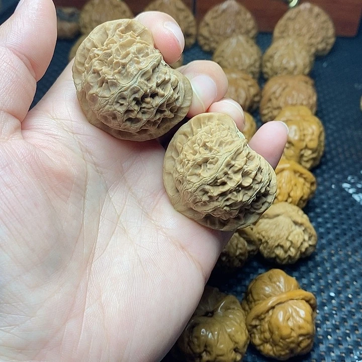 文玩核桃把件40宫灯