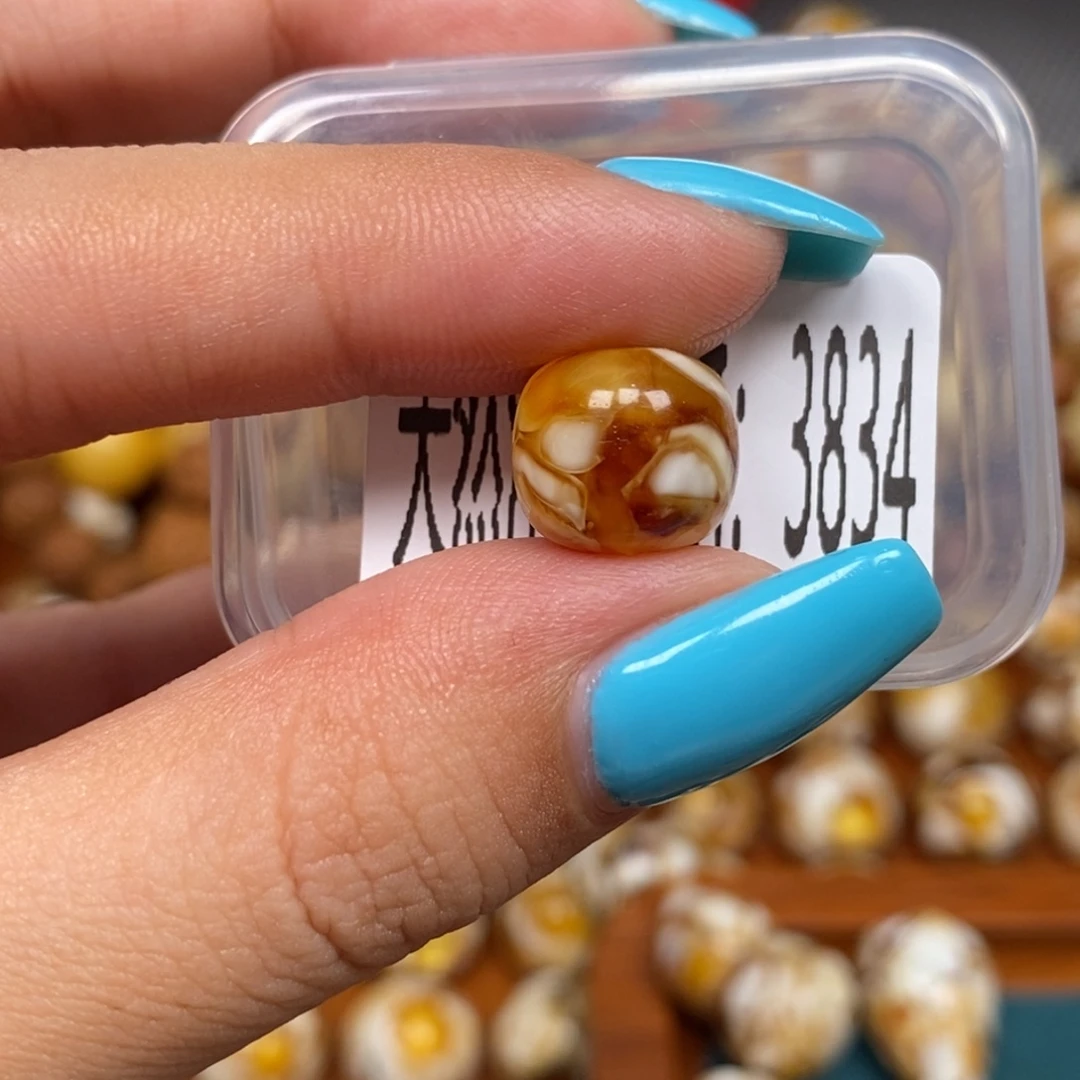 琥珀未镶嵌珠宝奇石3834