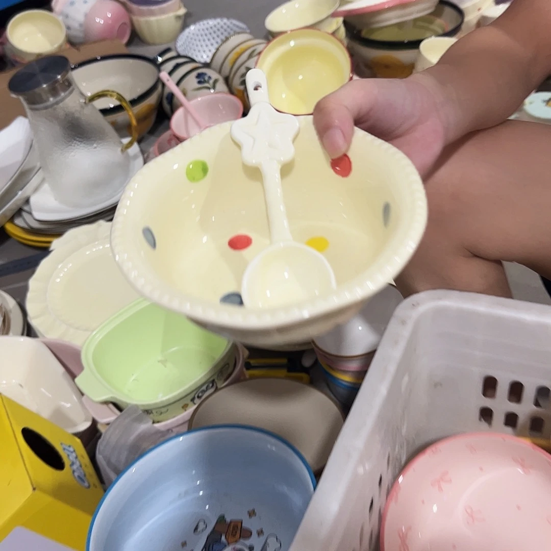 瓷片彩色波点6寸加勺子