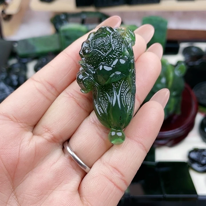 蛇纹石玉未镶嵌挂件泰山玉精品百财