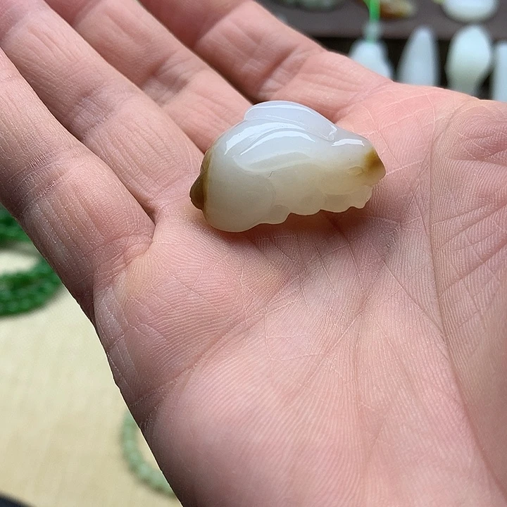 颈饰未镶嵌和田玉