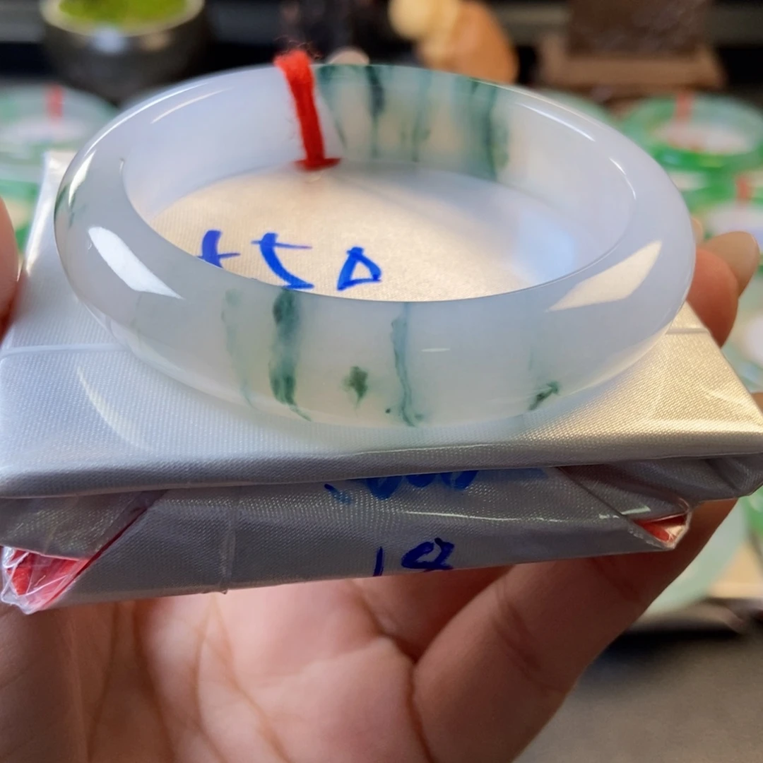 翡翠未镶嵌手镯16冰胶飘花