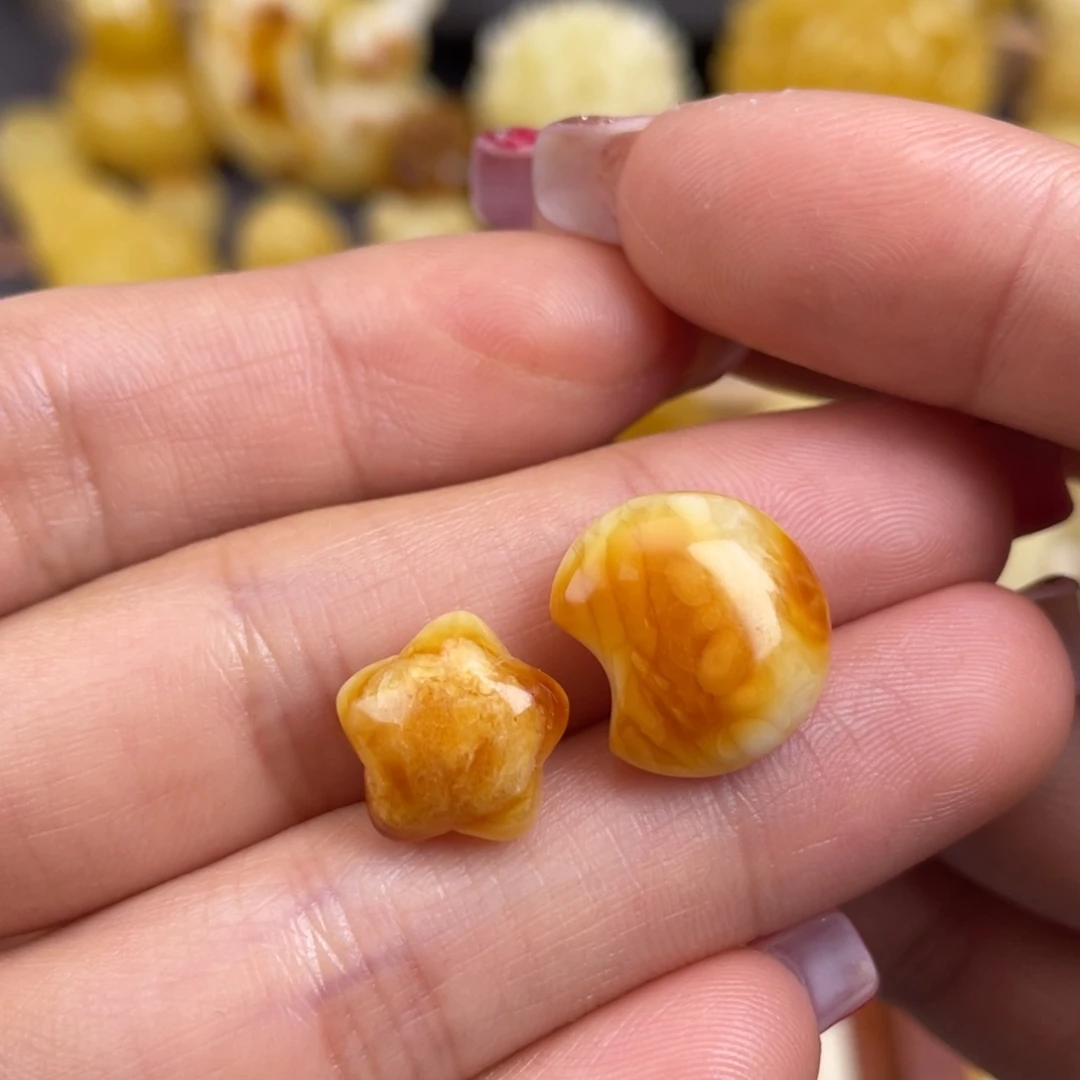 琥珀裸石未镶嵌蜜蜡
