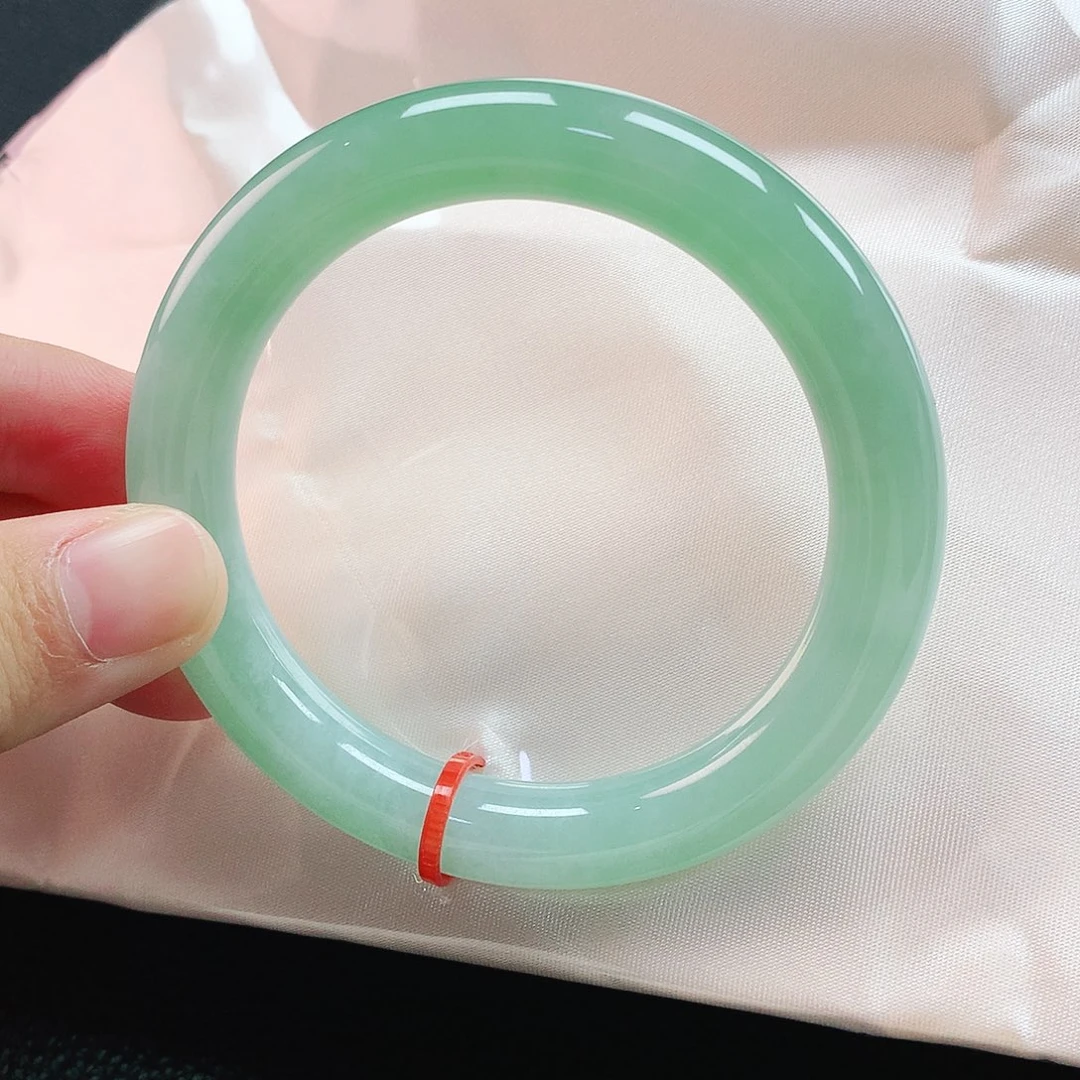 翡翠手镯未镶嵌54胖