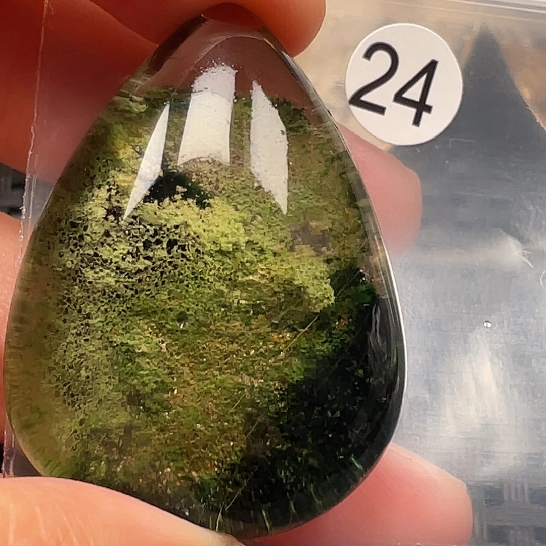 缄***默未镶嵌水晶颈饰天然