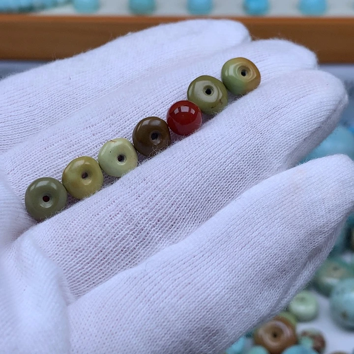 南红玛瑙未镶嵌珠宝奇石