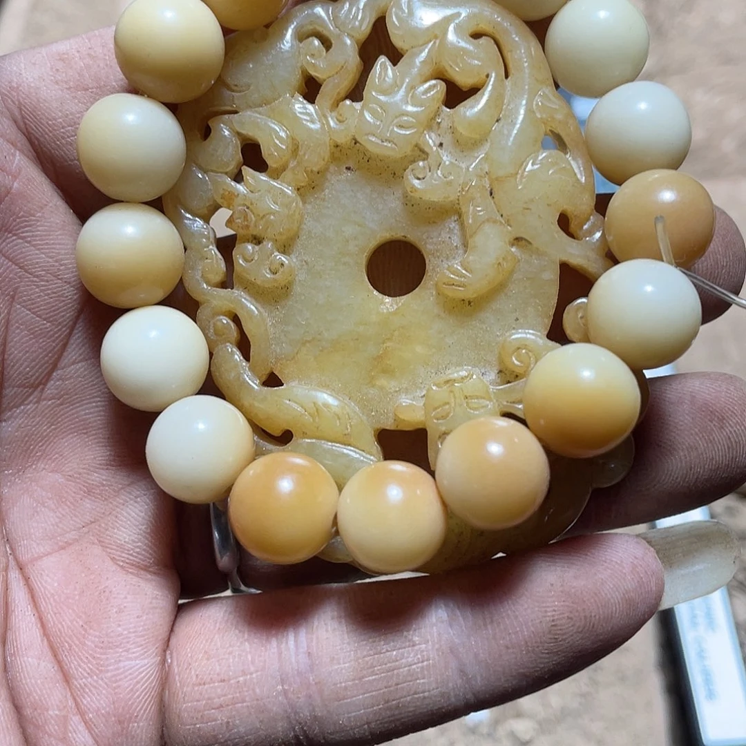 白玉菩提吊坠fgjkjjj