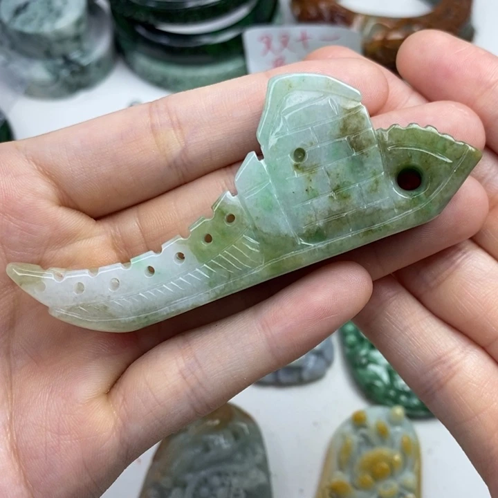 颈饰未镶嵌翡翠吊坠