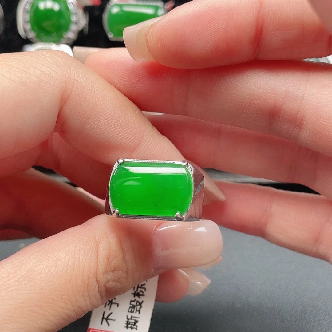 翡翠银S925镶嵌戒指没有运费险4036