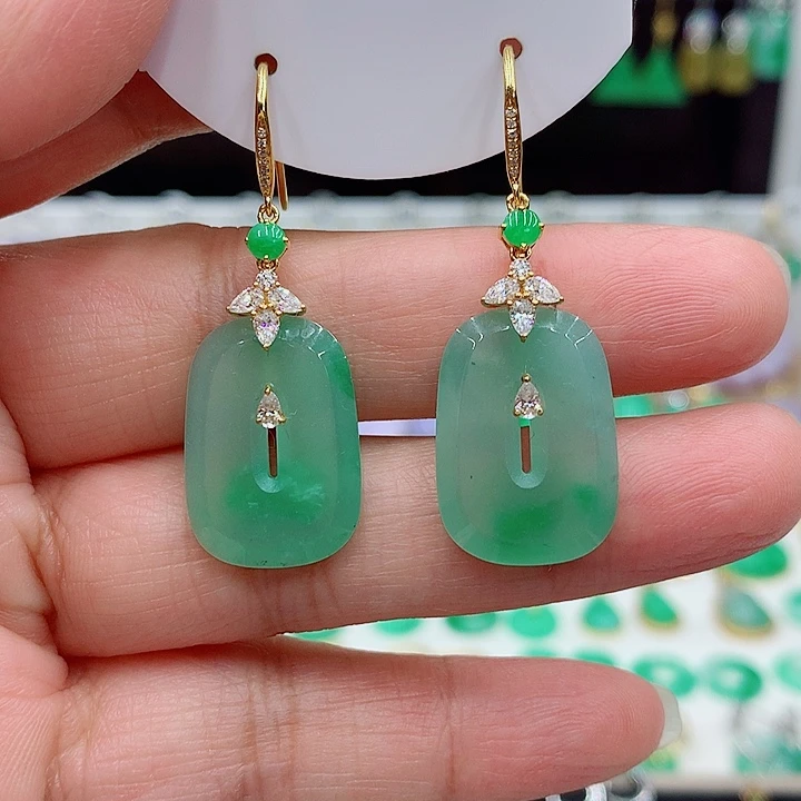 翡翠18K金镶嵌耳饰