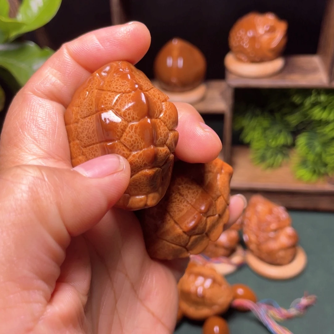 把件橄榄核龙脊富家一对