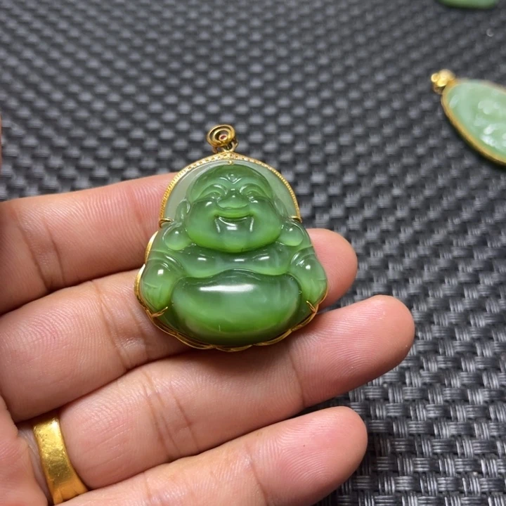 和田玉（糖玉）18K金镶嵌颈饰