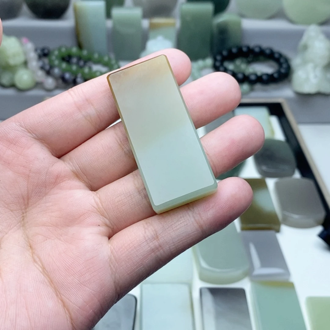 和田玉颈饰未镶嵌最****了