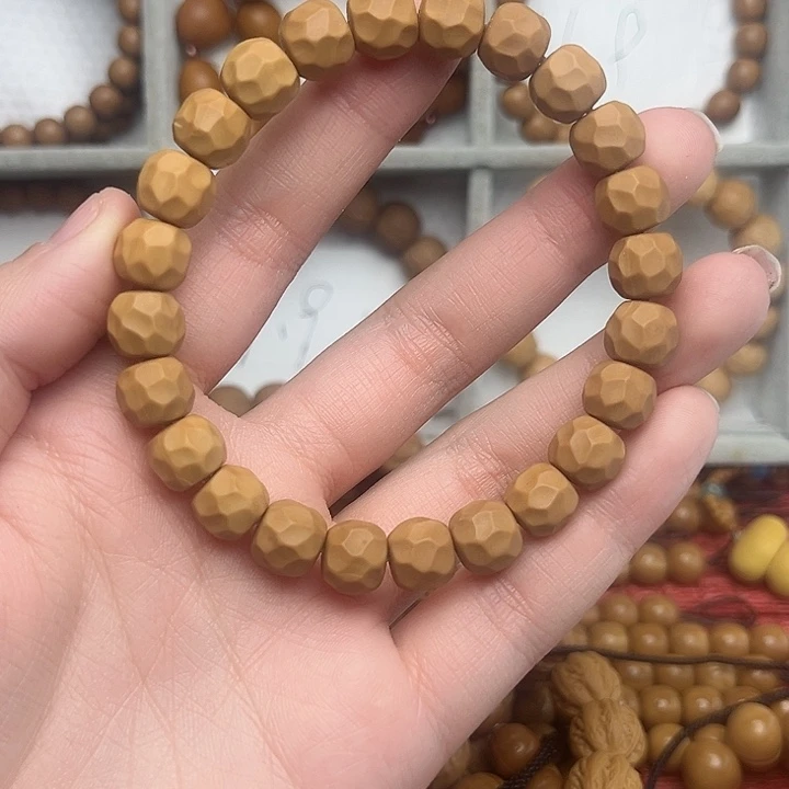 菩提籽类10mm微瑕奶酪