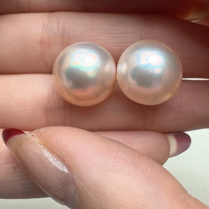 拼合珍珠（马贝珠）耳饰18K金镶嵌