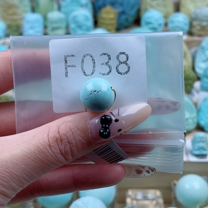 ****平绿松石未镶嵌珠宝奇石