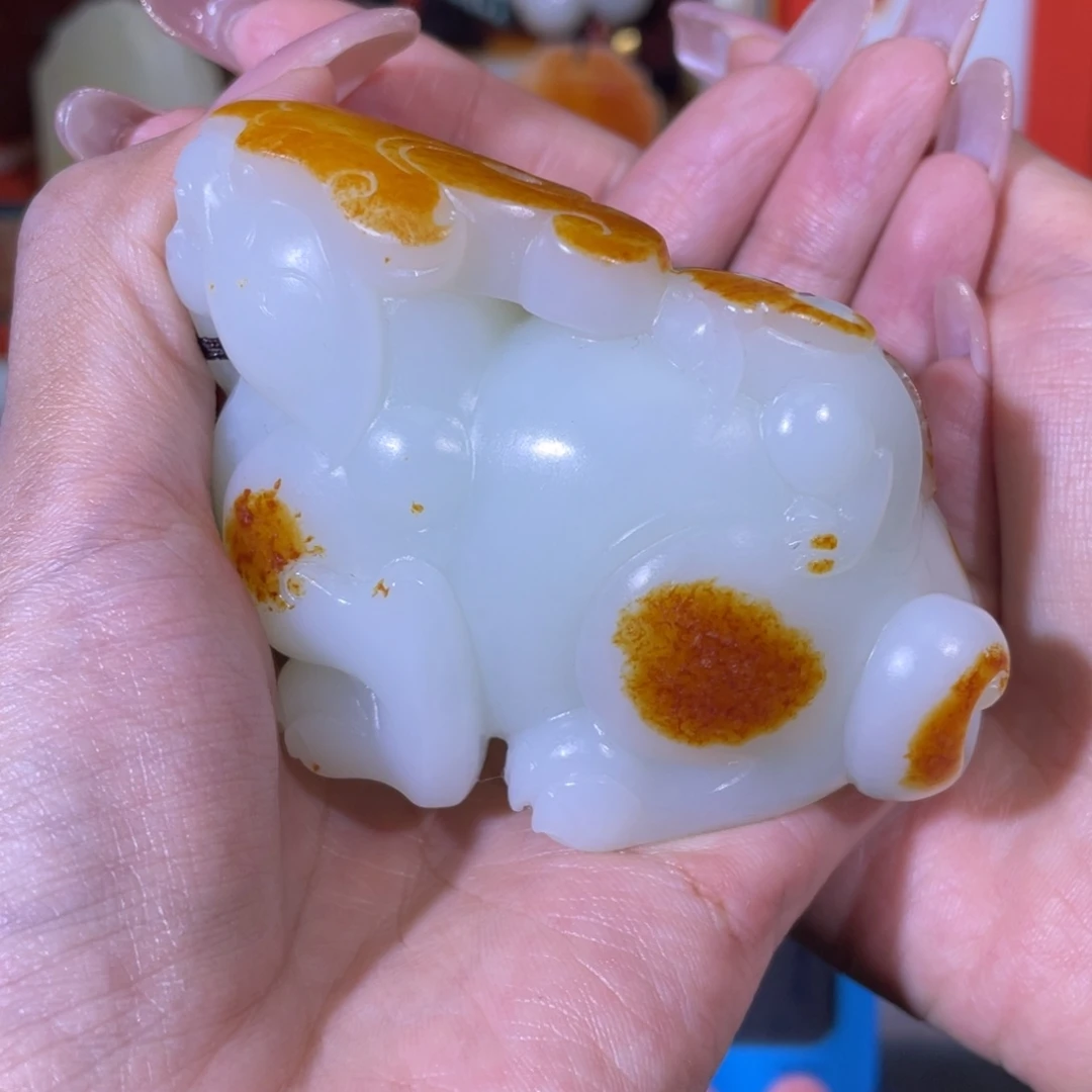 这***拥和田玉未镶嵌把件