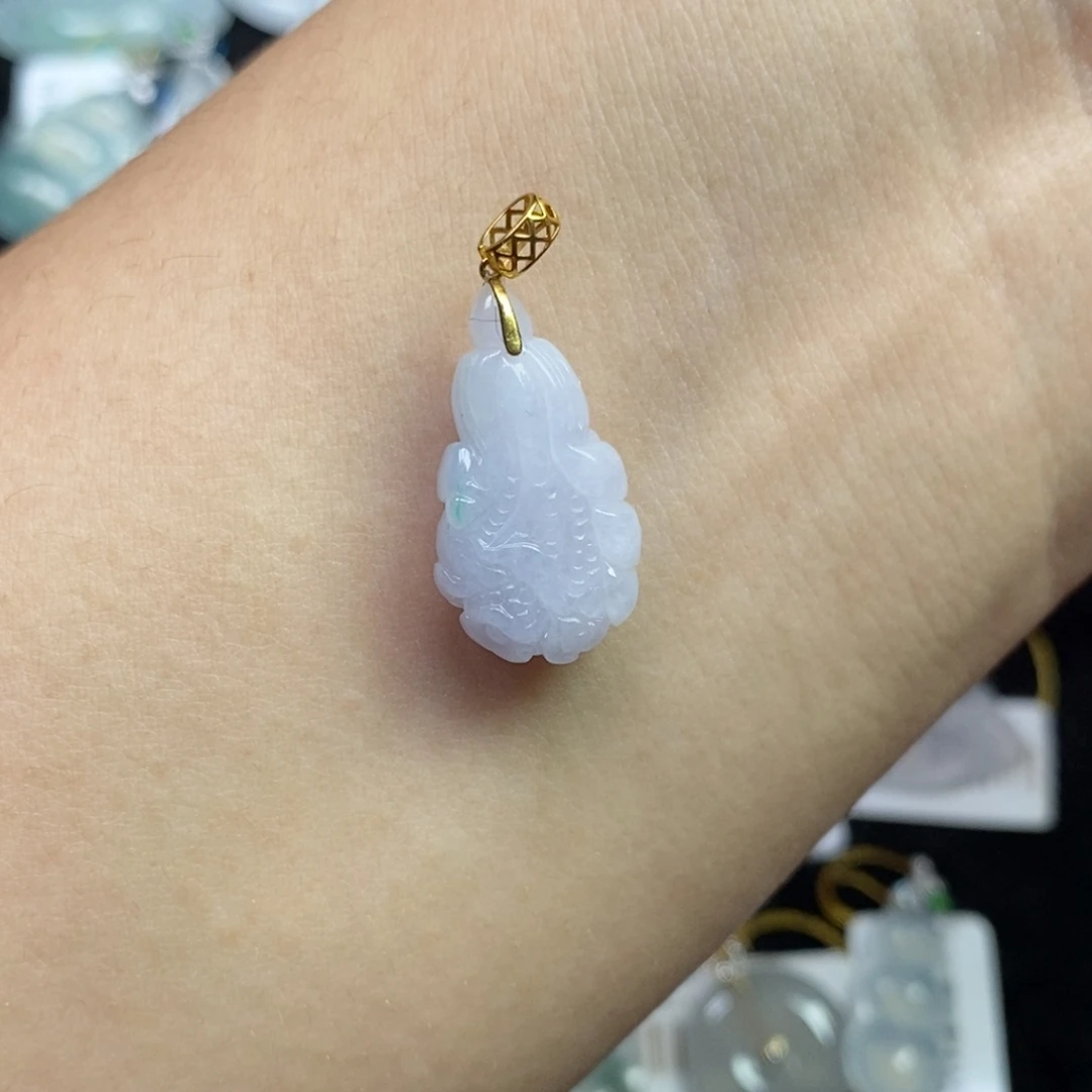 翡翠18K金镶嵌颈饰白菜