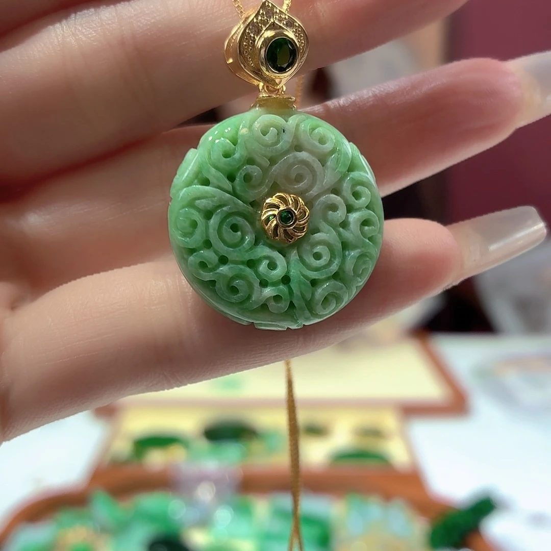 翡翠未镶嵌颈饰翡翠