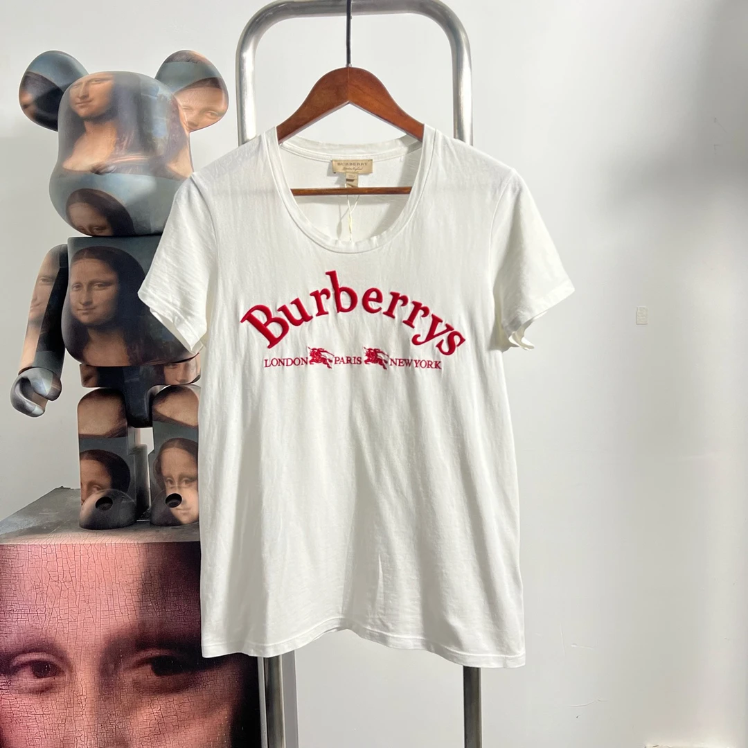 99新 BURBERRY/博柏利 刺绣短袖 p1808 尺码：M 衣长65 胸围50