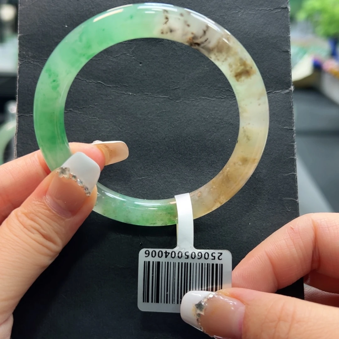石英质玉（非洲翠）未镶嵌手镯