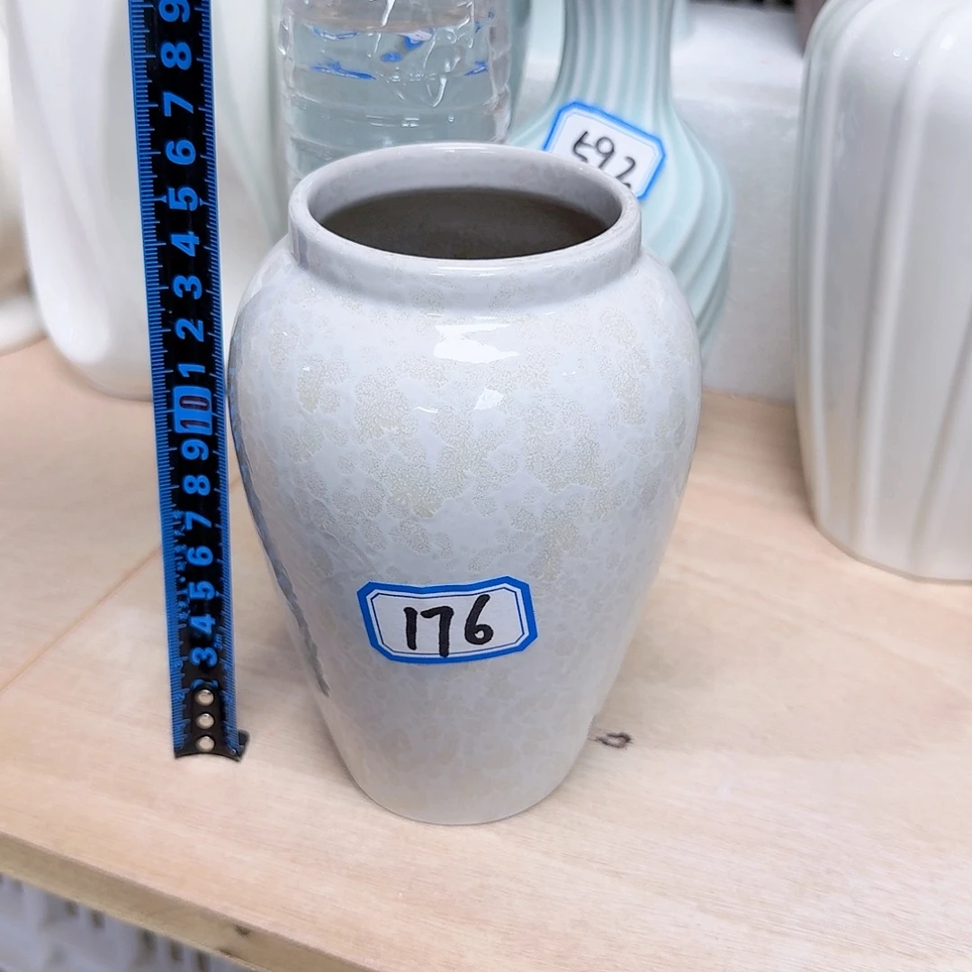 176号小花瓶高16厘米一个
