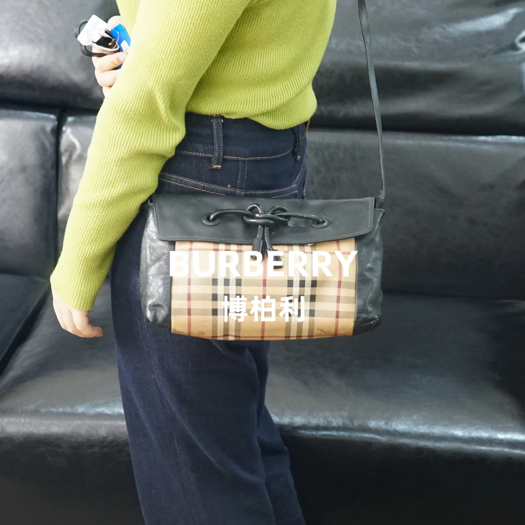 95新 BURBERRY/博柏利 格纹拼皮斜挎包/YZ11616063/6063
