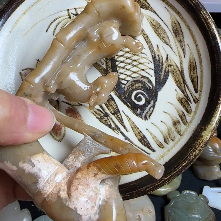 瓷片吉****:新号开播瓷器盘子