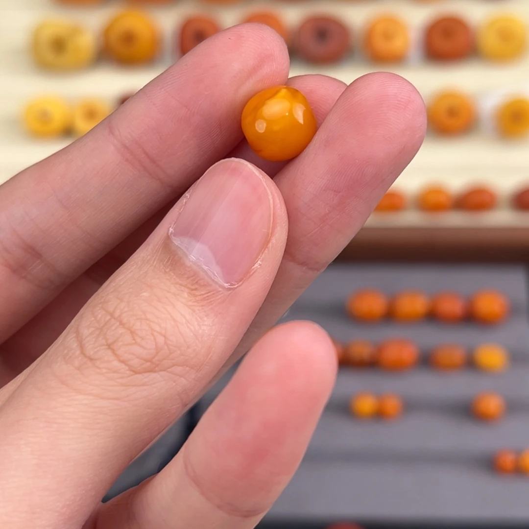 越***妈琥珀未镶嵌裸石定制