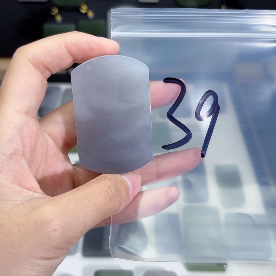 万***！和田玉未镶嵌颈饰