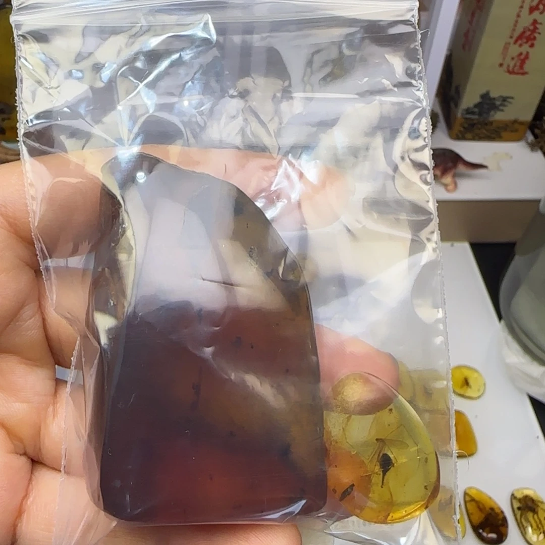 未镶嵌琥珀裸石闯**啦虫珀