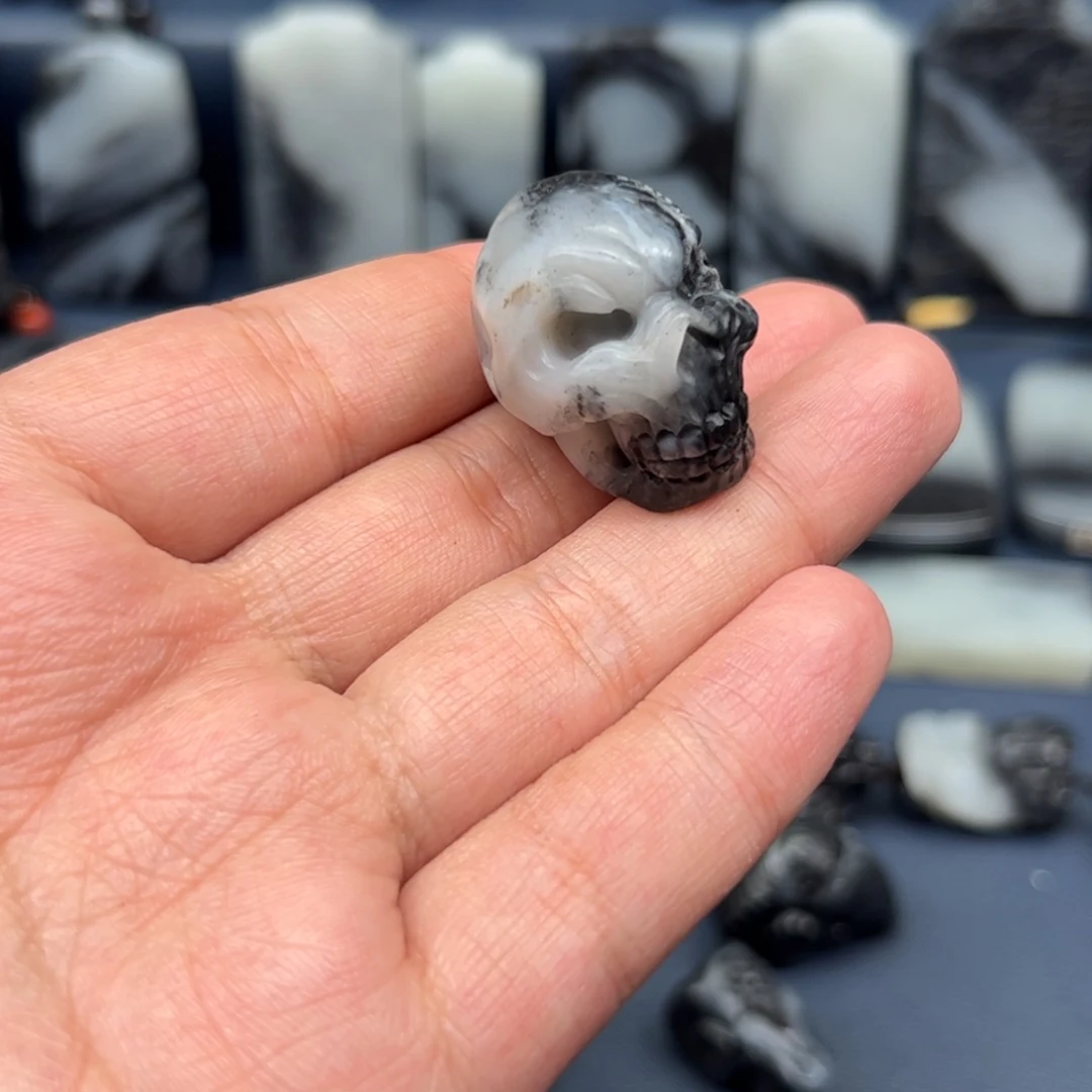 工***械和田玉未镶嵌颈饰