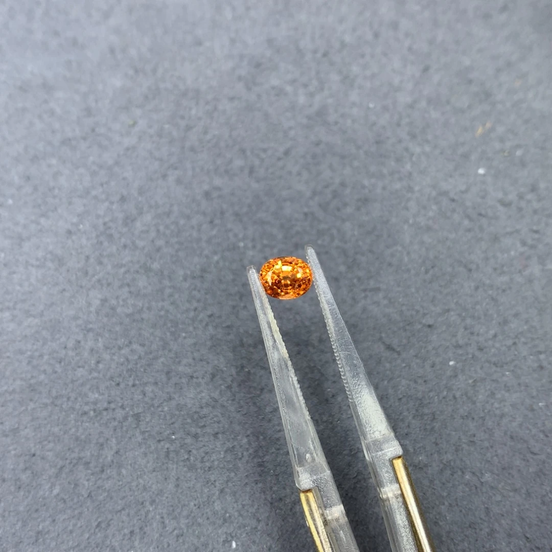 未镶嵌裸石石榴石（芬达石）1.0ct芬达石榴石