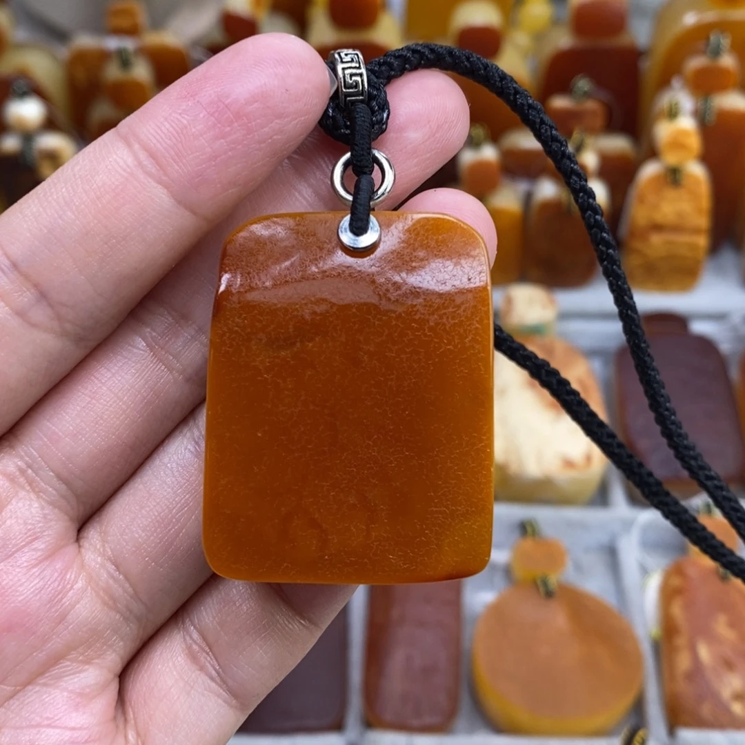 蜜蜡未镶嵌珠宝奇石