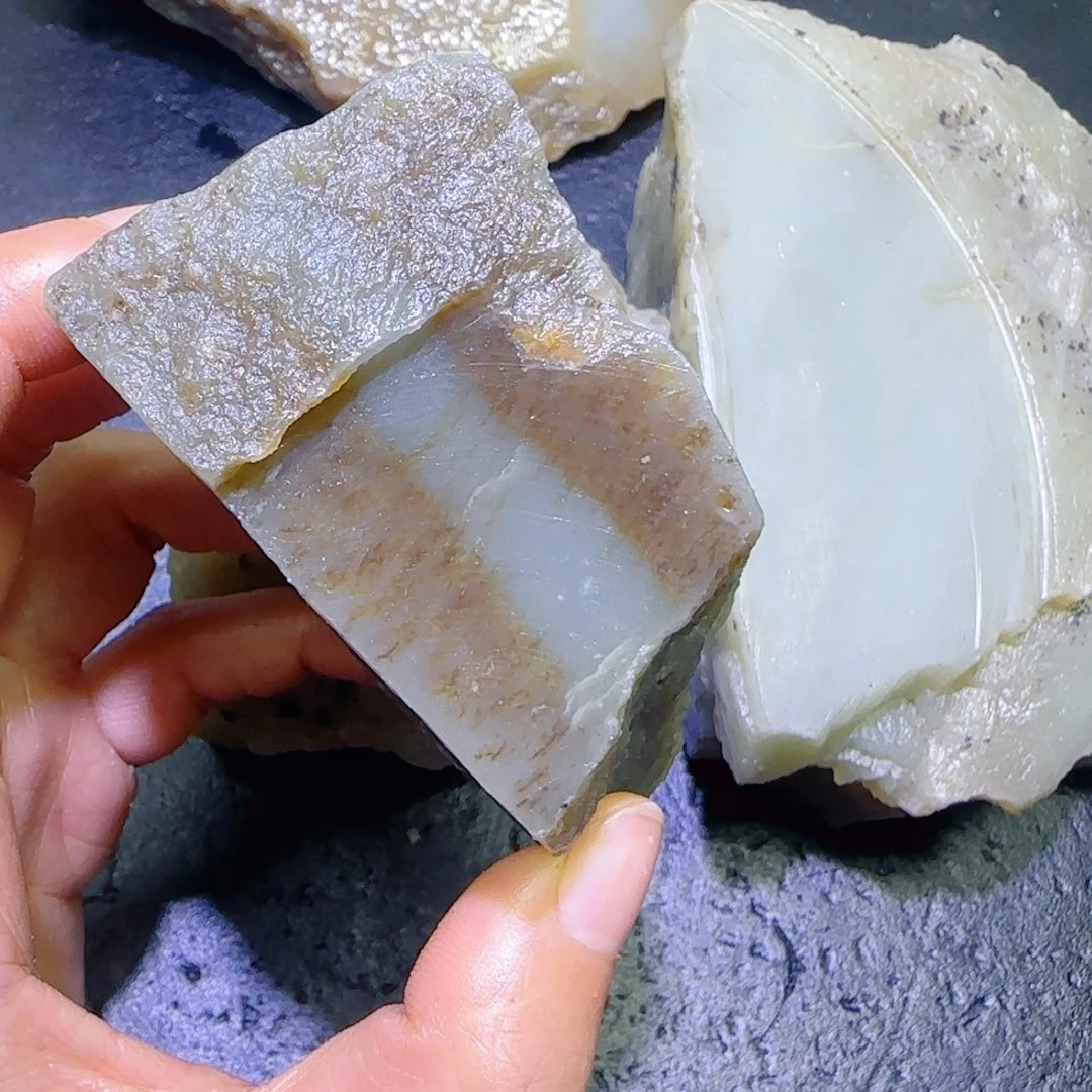 和田玉未镶嵌珠宝半成品