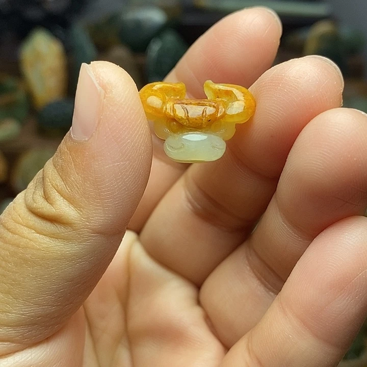 岫岩河磨玉（透闪石质玉）未镶嵌颈饰