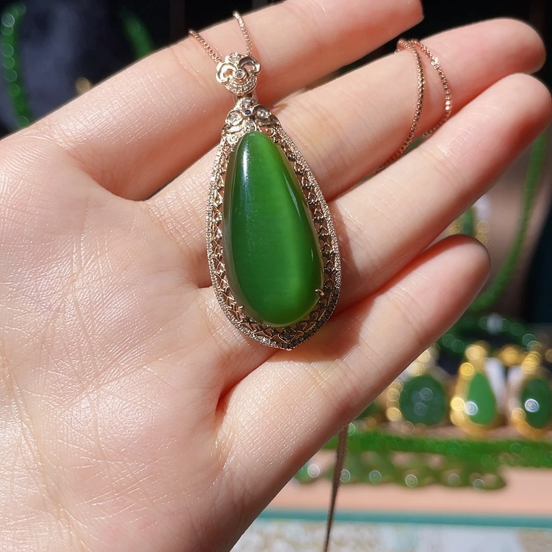 和田玉（碧玉）18K金镶嵌颈饰