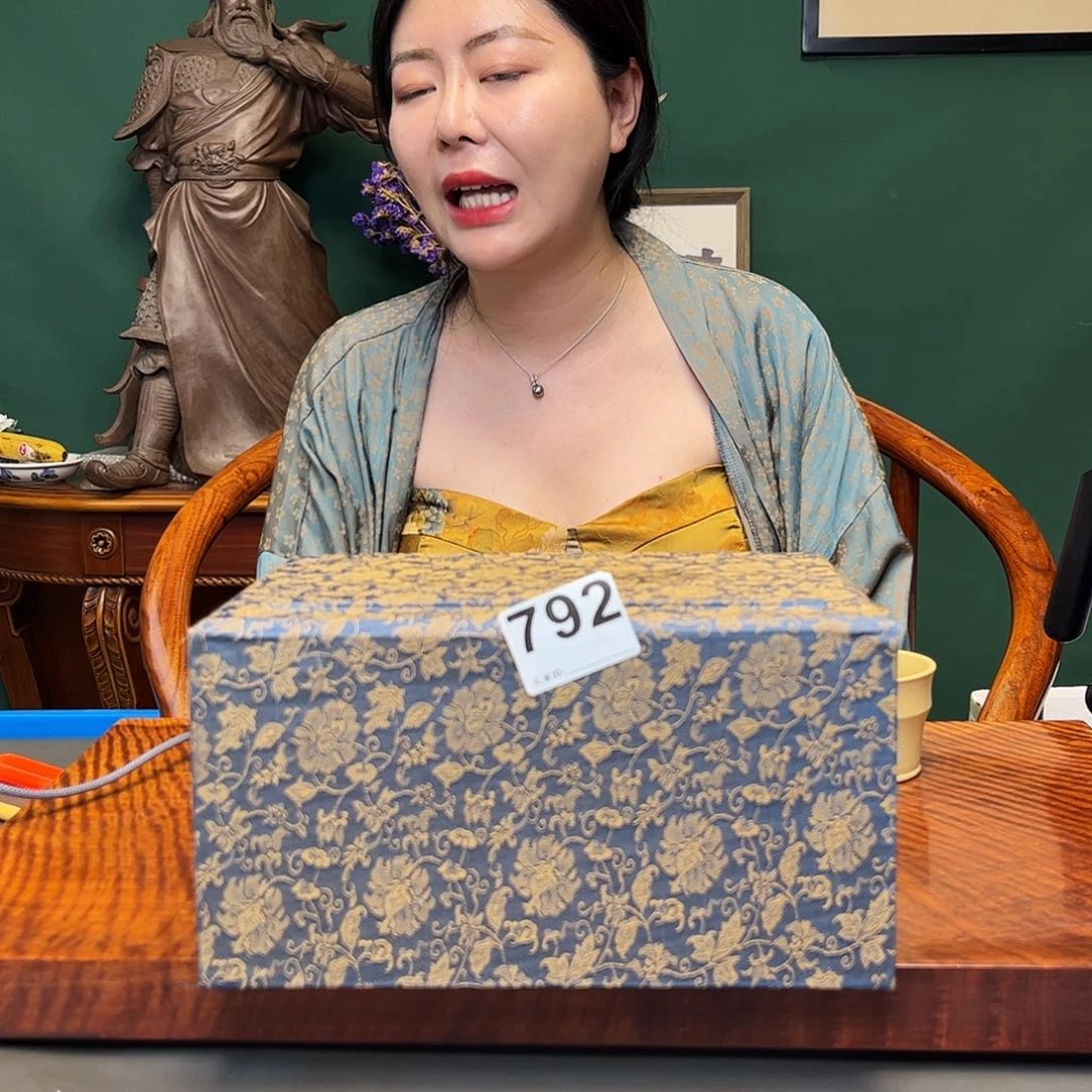 茶杯紫砂大雪紫砂黑心土，莲子壶