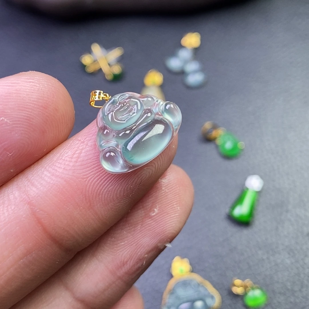 颈饰18K金镶嵌翡翠